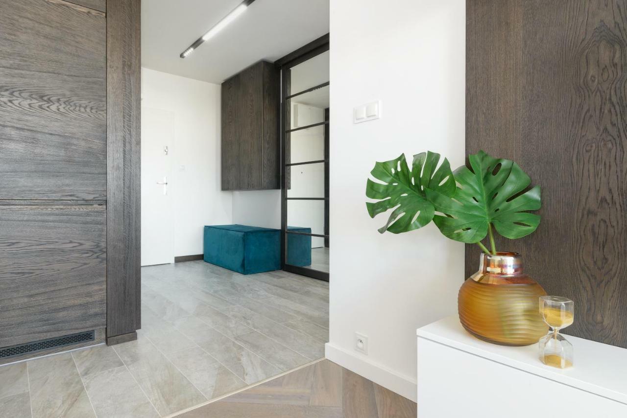 Perfectely Located Stay With Free Parking Poznan Exterior photo